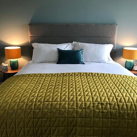 Stones Luxury B&B With Hot Tub And Self-Contained Rooms ウィグ エクステリア 写真